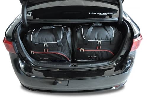 KJUST Bilväskor till Toyota Avensis Limousine 2009-2018