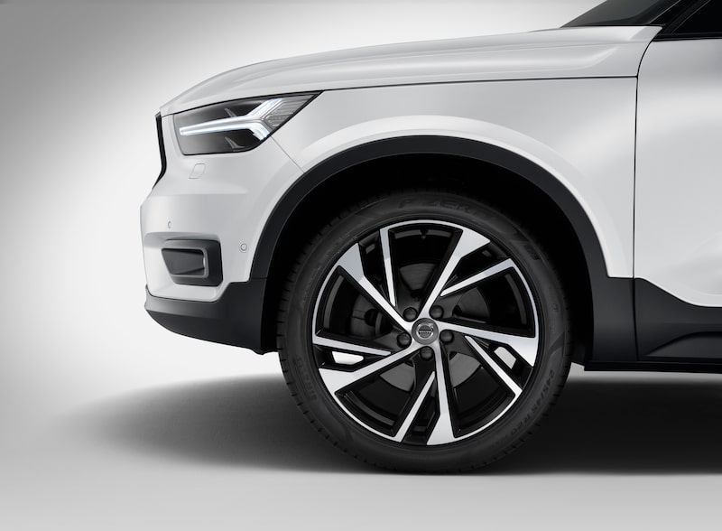 Volvo Original 20" 5-Double Spoke Matt Black Diamond Cut