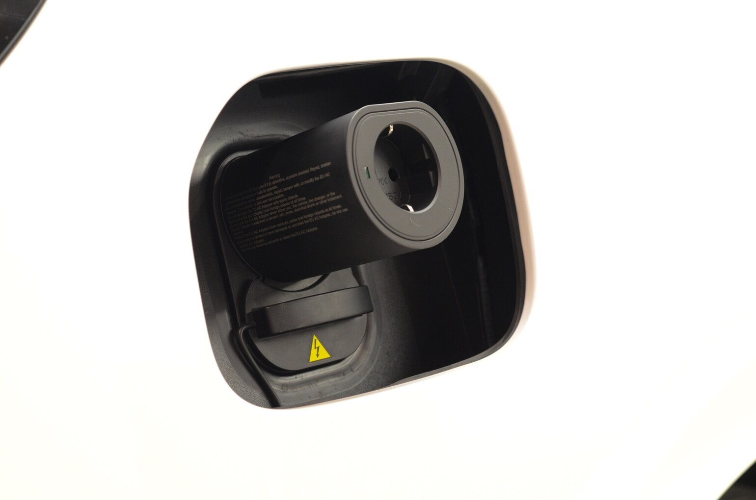 Xpeng Adapter Vehicle to Load