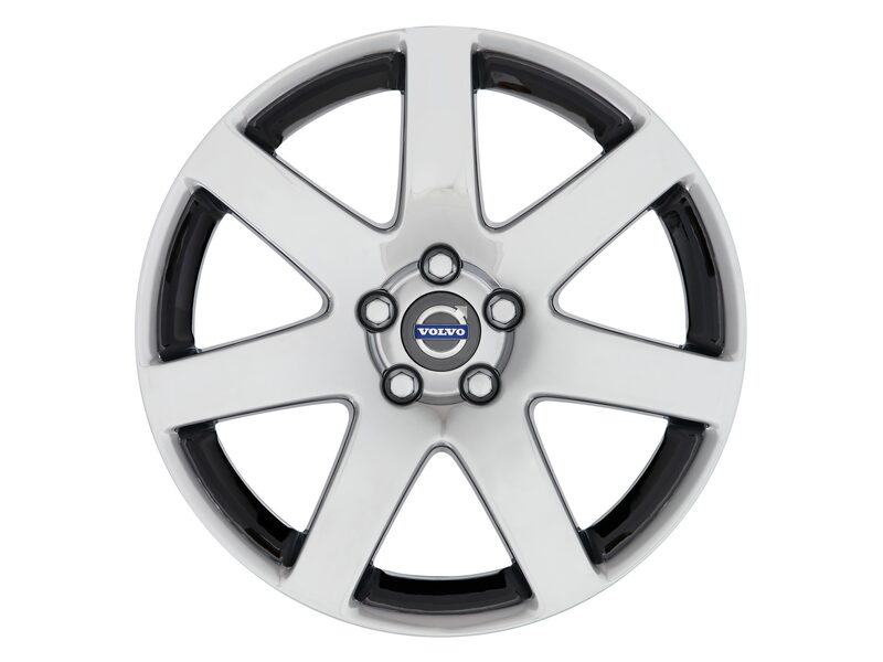 Volvo Original Venator 8 x 18"