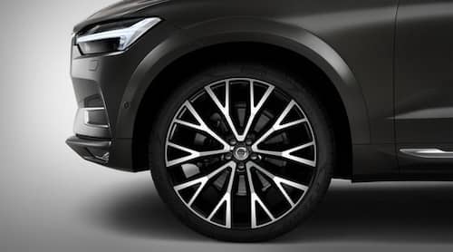 Volvo Original 10-Open Spoke Black Diamond Cut