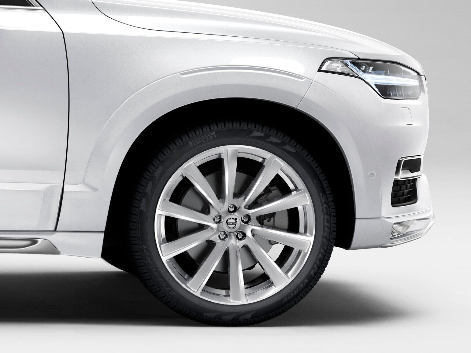 Volvo Original 10-Spoke Turbine Tinted Silver Diamond Cut