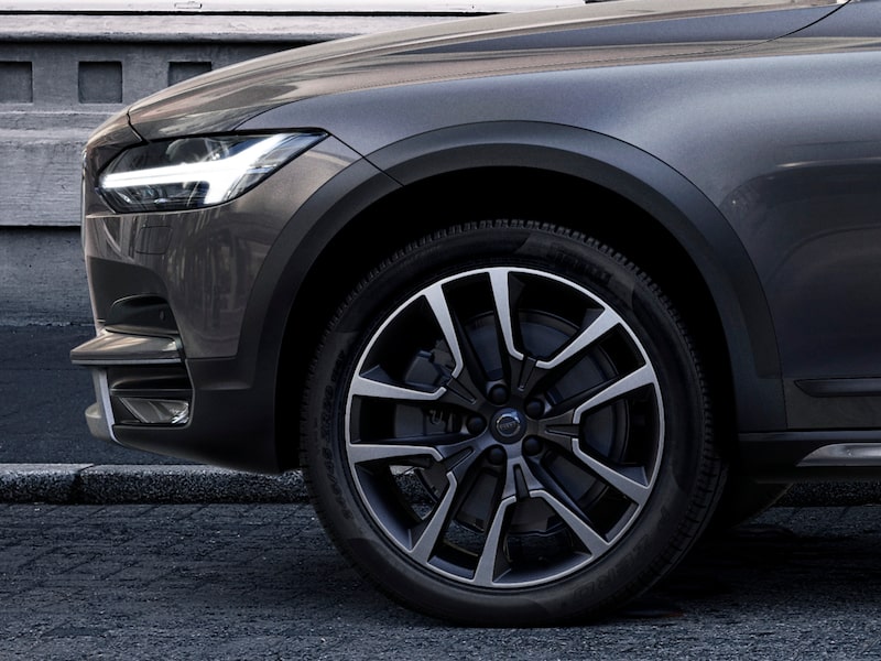 Volvo Original 5-Double Spoke Matt Black Diamond Cut
