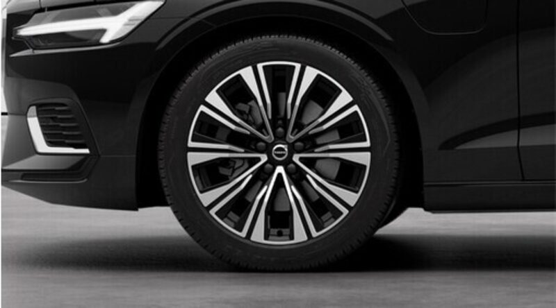Volvo Original 18" 10-Multi Spoke Black Diamond Cut
