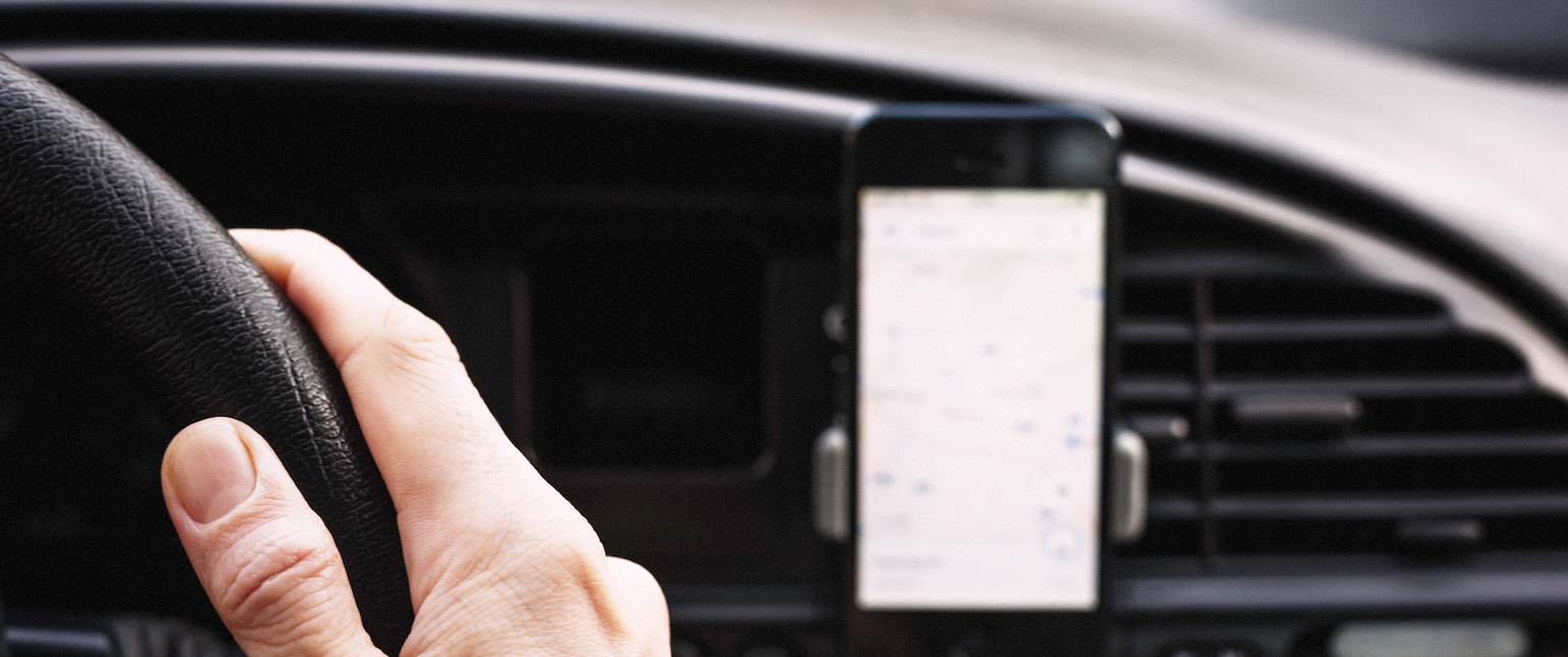 Hitta mobilhållaren till din bil